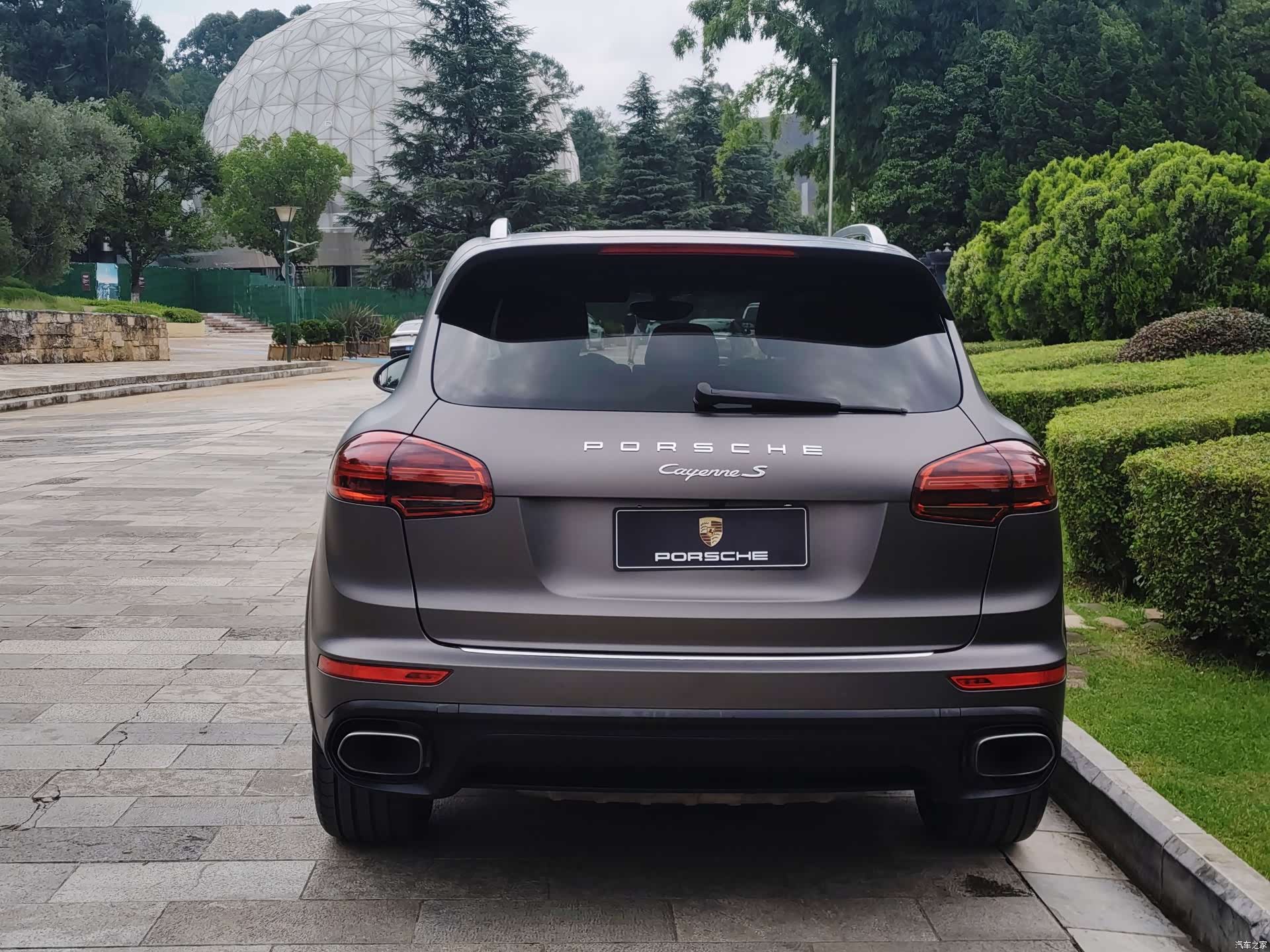 Cayenne Platinum, 2017 43