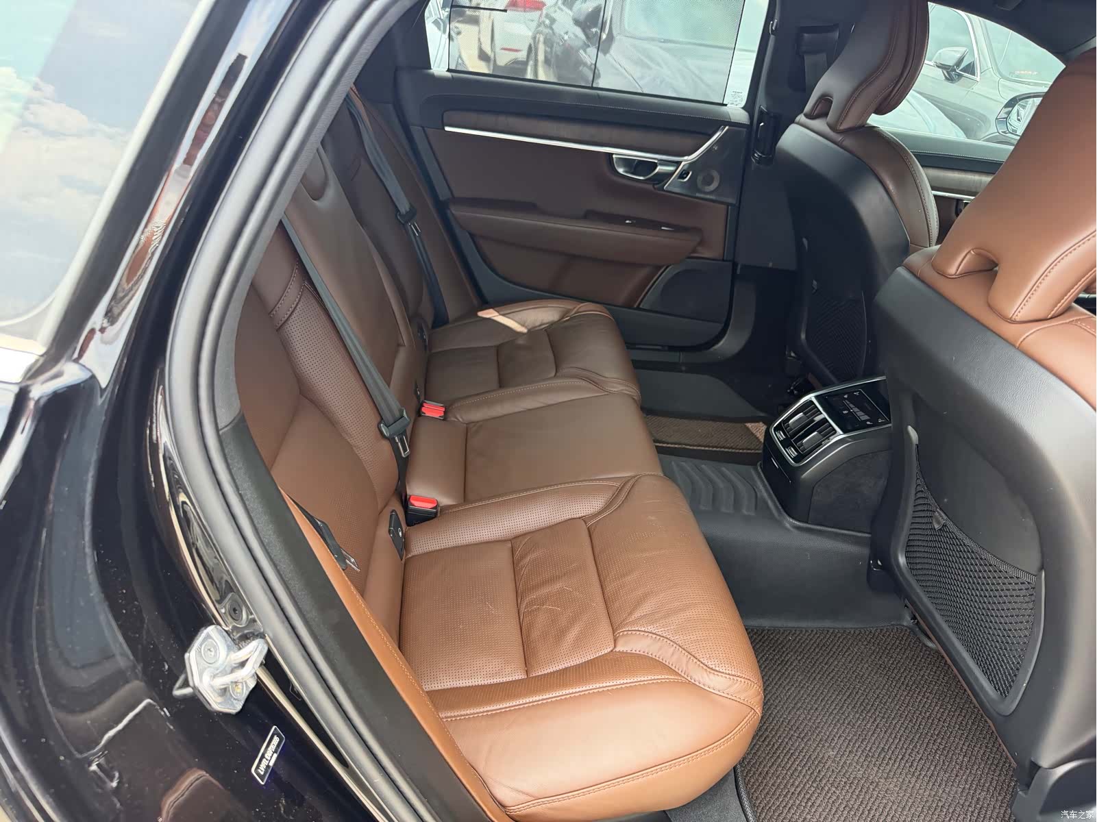 Volvo S90, 2022 все фото