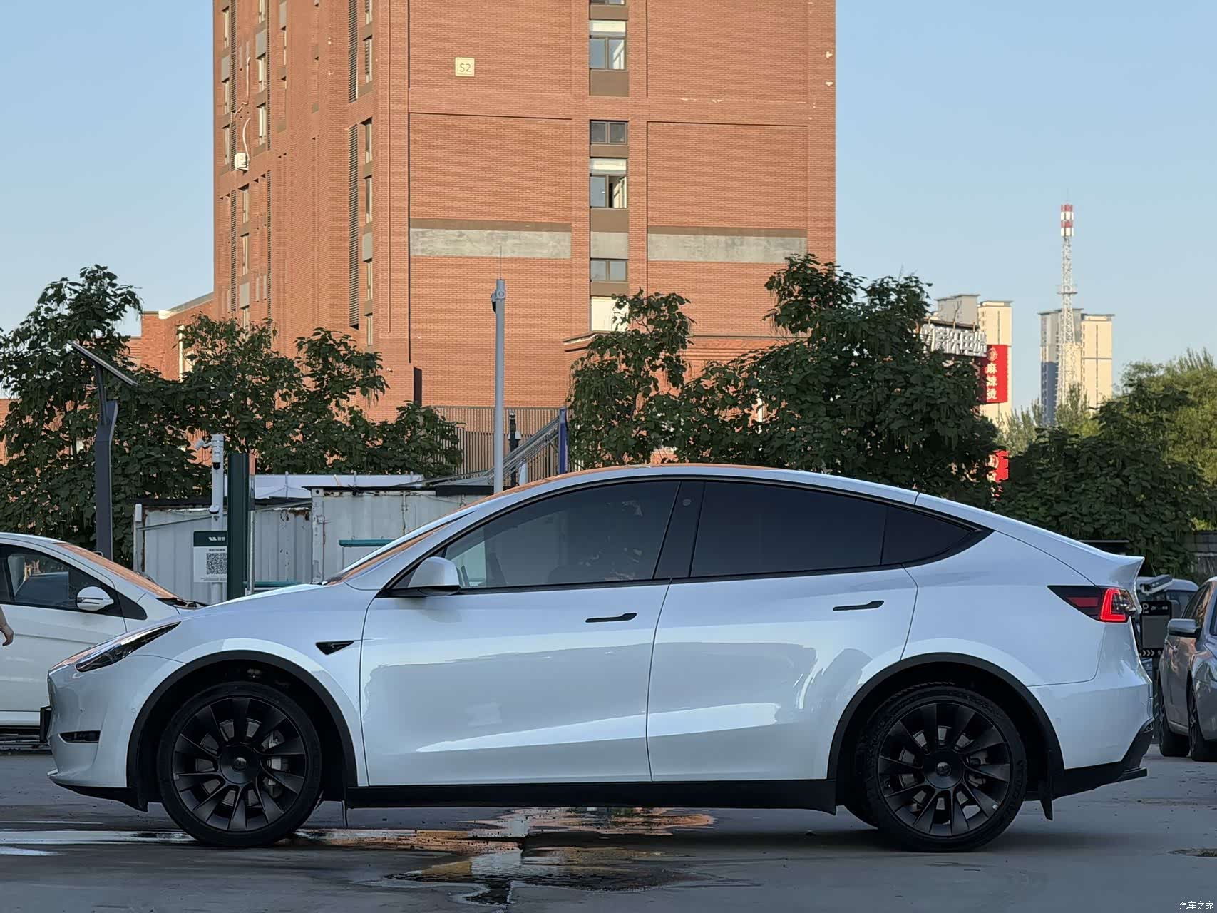 Tesla Model Y, 2024 7