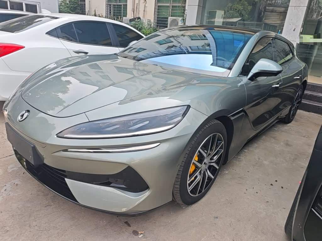 Denza Z9GT