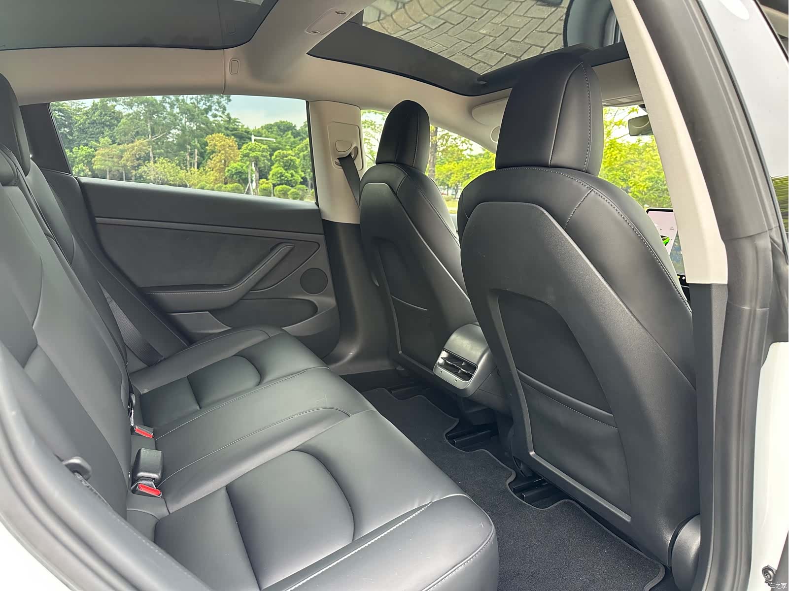 Tesla Model 3, 2021 14