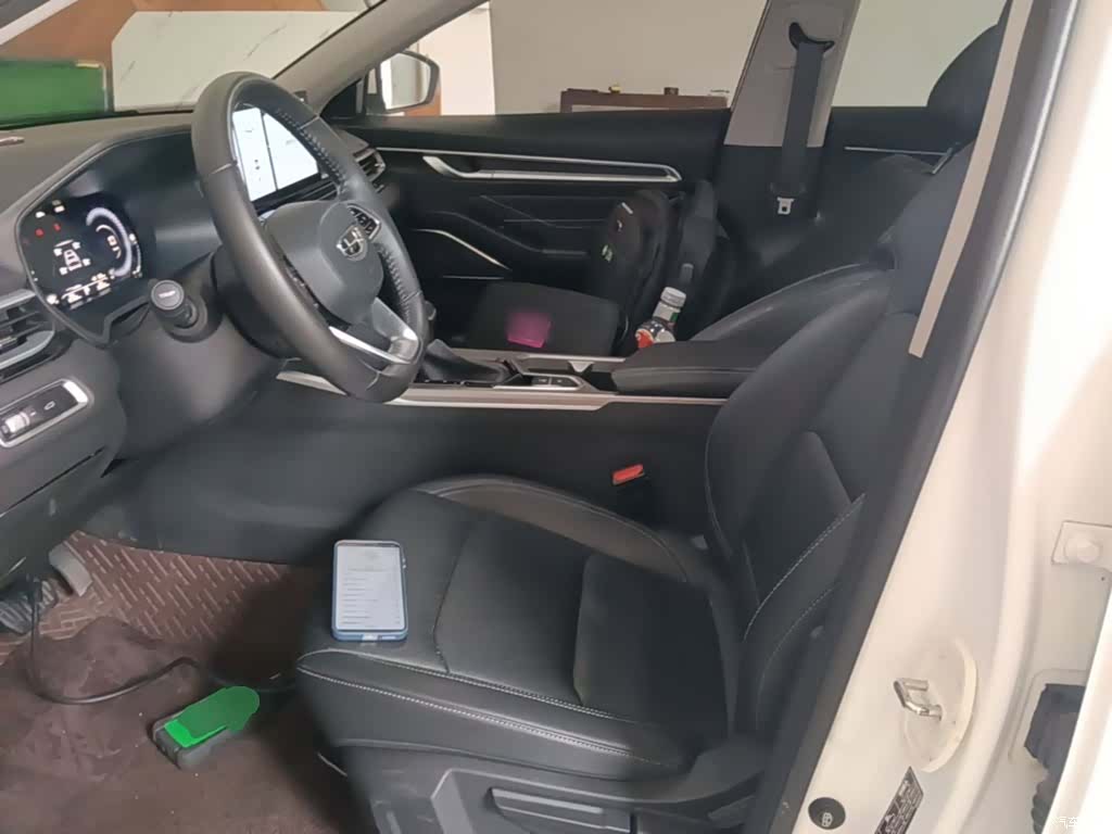 Geely Emgrand, 2024 15