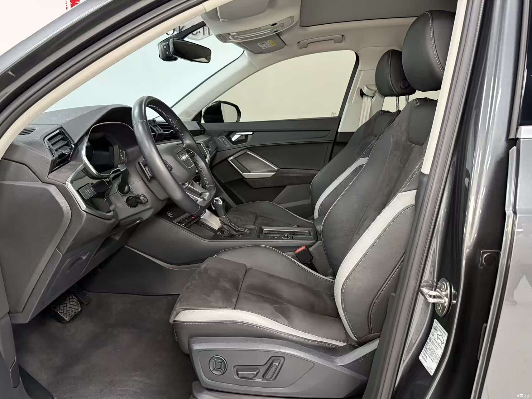 Audi Q3, 2022 12