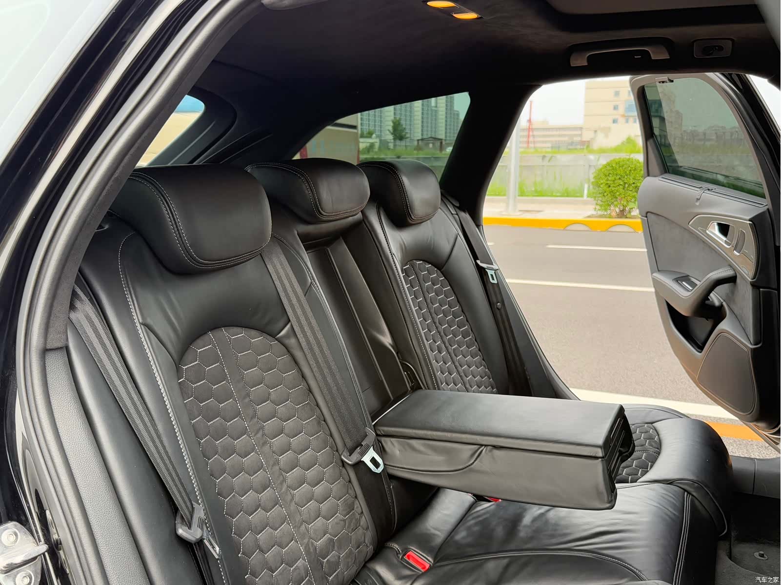 Audi A6, 2015 11