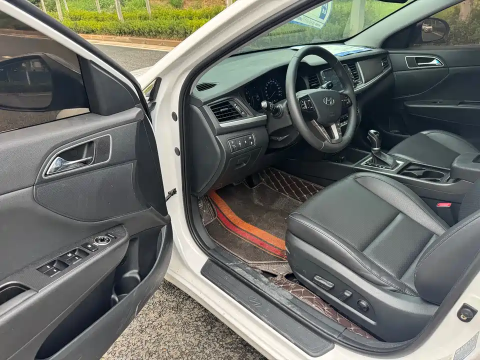 Hyundai Name picture