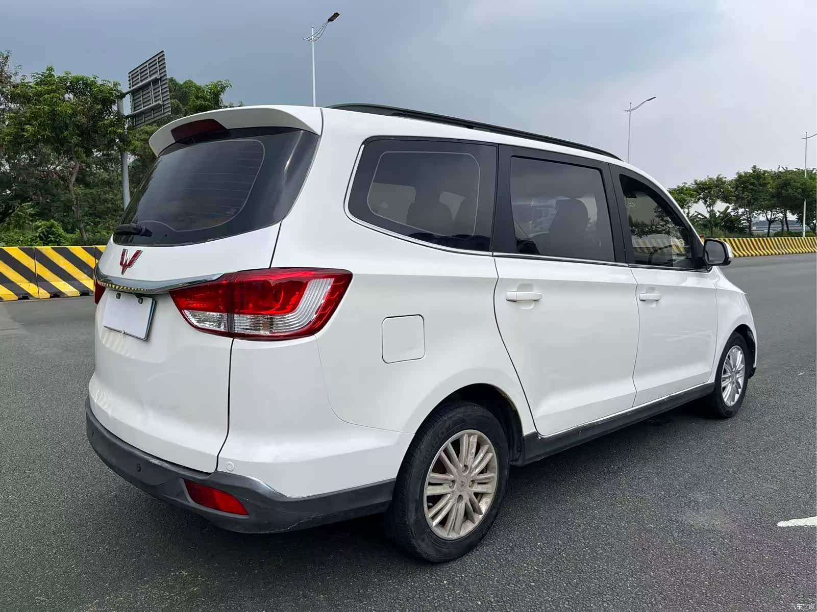 Wuling Hongguang, 2016 9