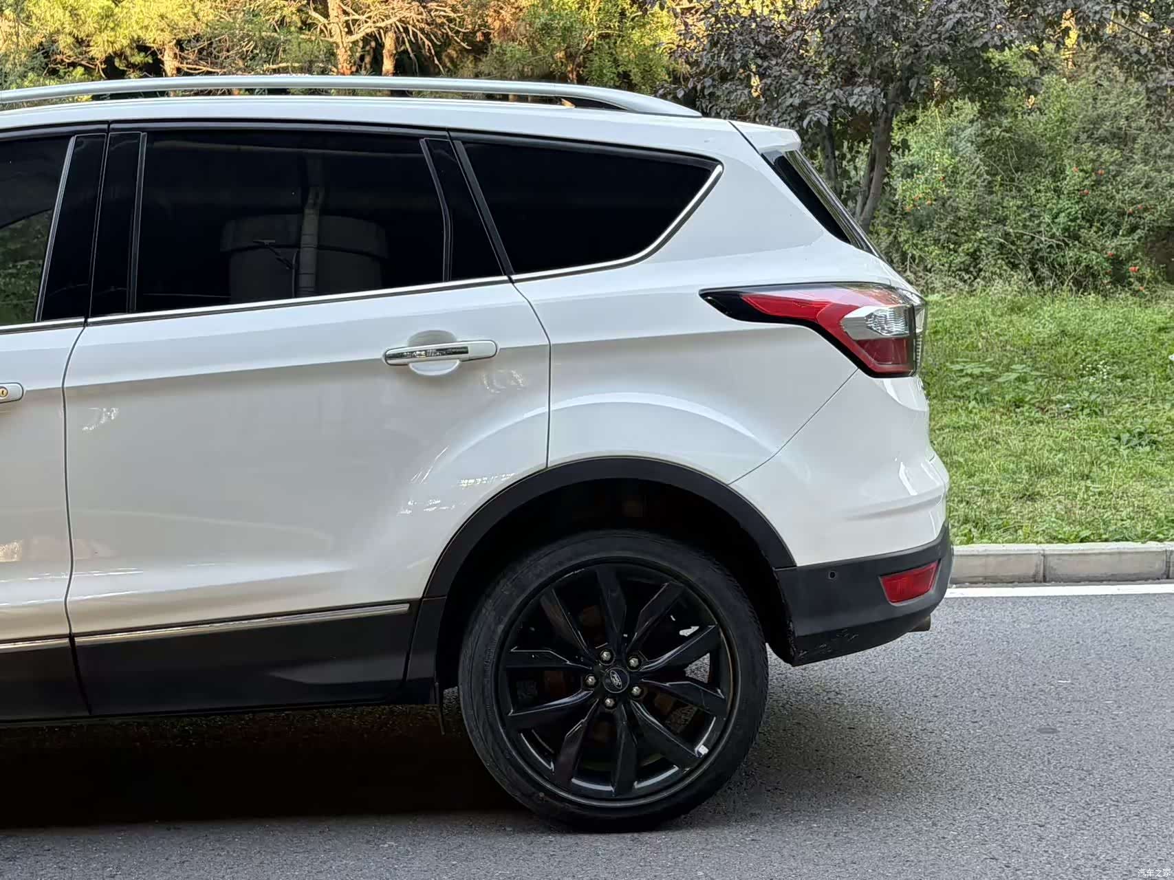 Ford Kuga, 2017 12