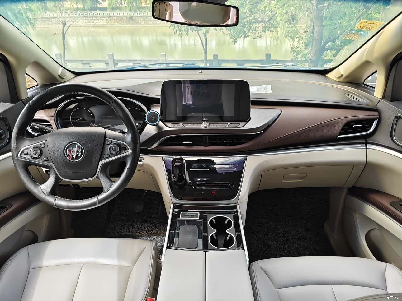 Buick GL8, 2020 13