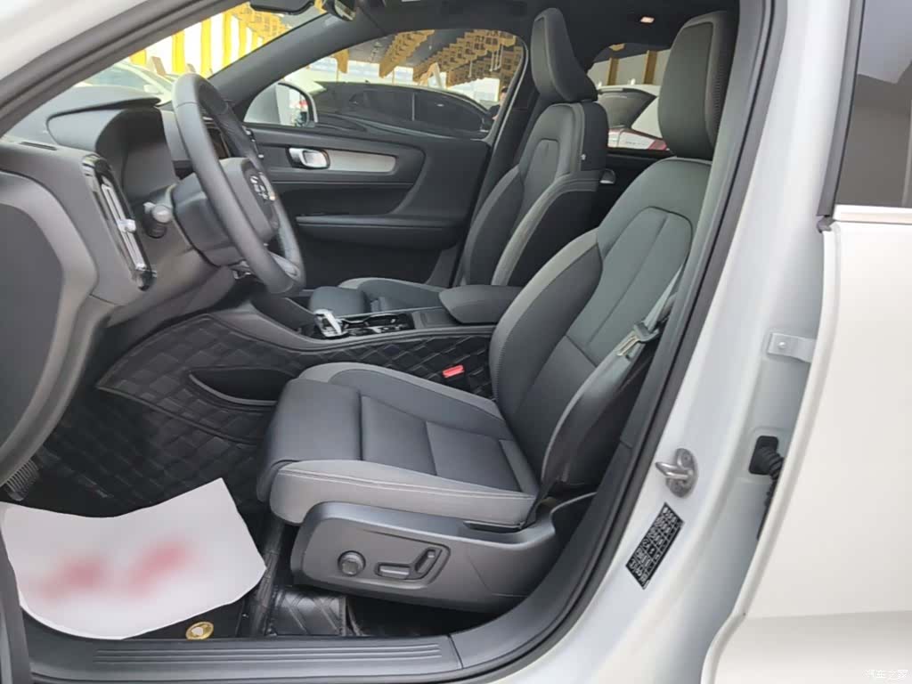 Volvo XC40, 2024 15