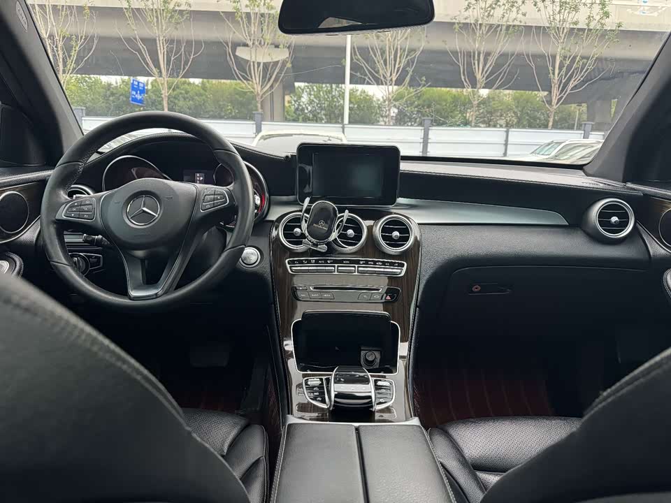 Mercedes-Benz GLC Mercedes-Benz GLC