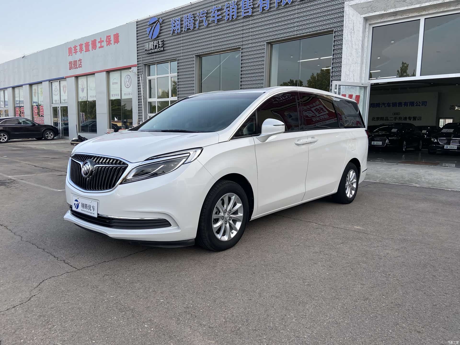 Buick GL8, 2019 1