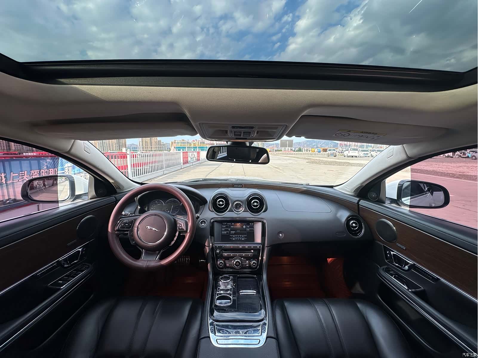 Jaguar XJ, 2016 9