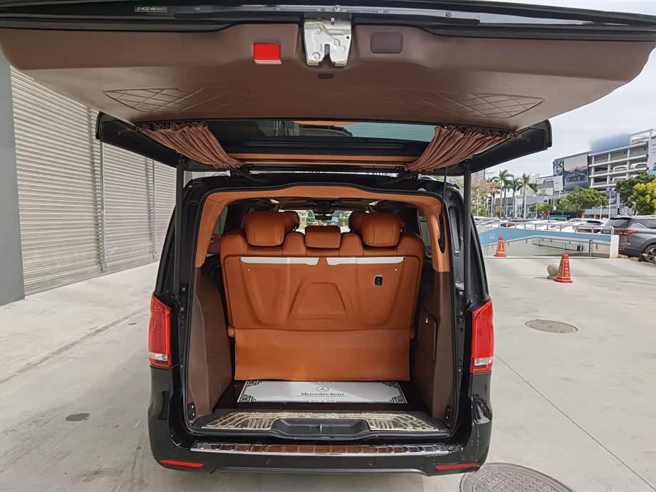 Mercedes-Benz V-class