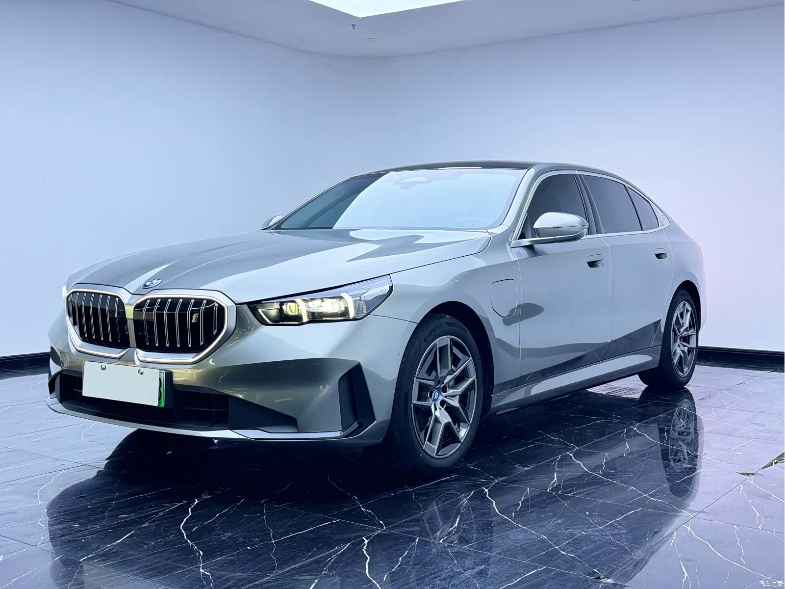 BMW i5, 2024 1