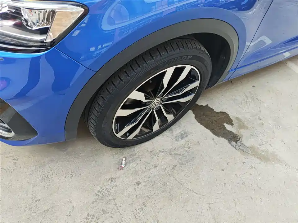 Volkswagen T-ROC exploring Songs