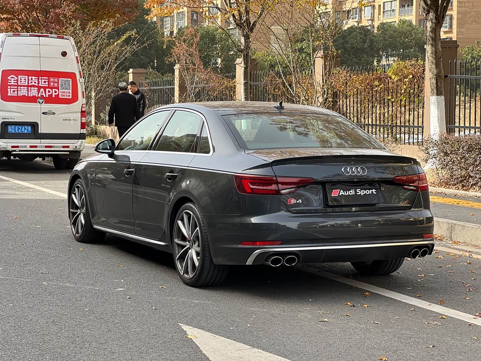 Audi S4
