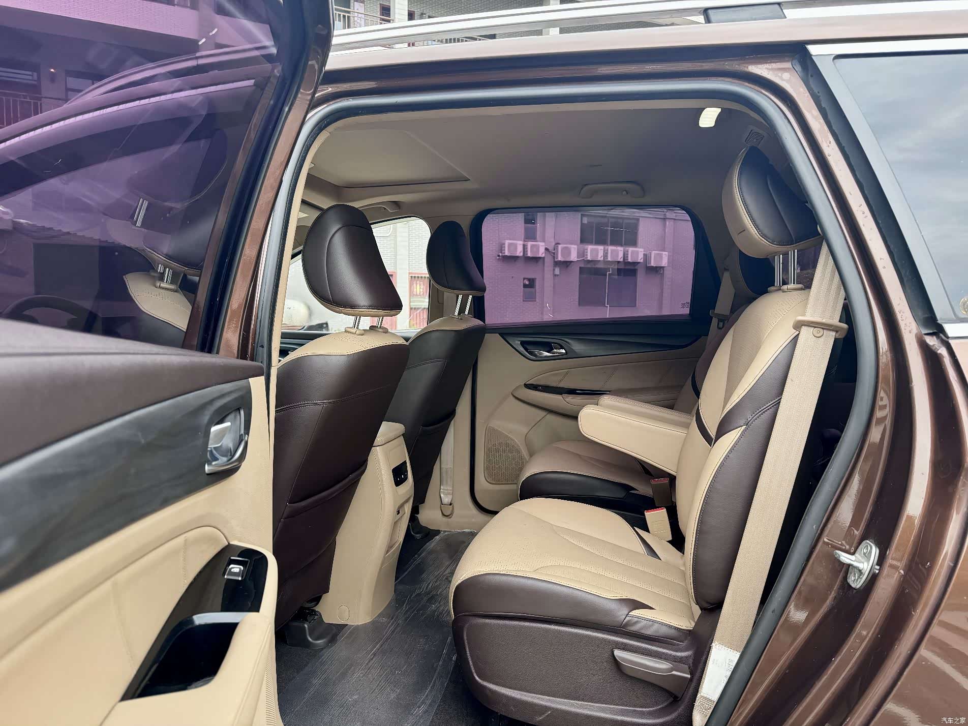 Wuling 730, 2017 6