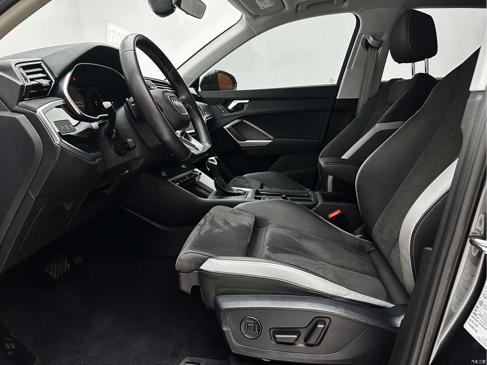Audi Q3, 2023 12
