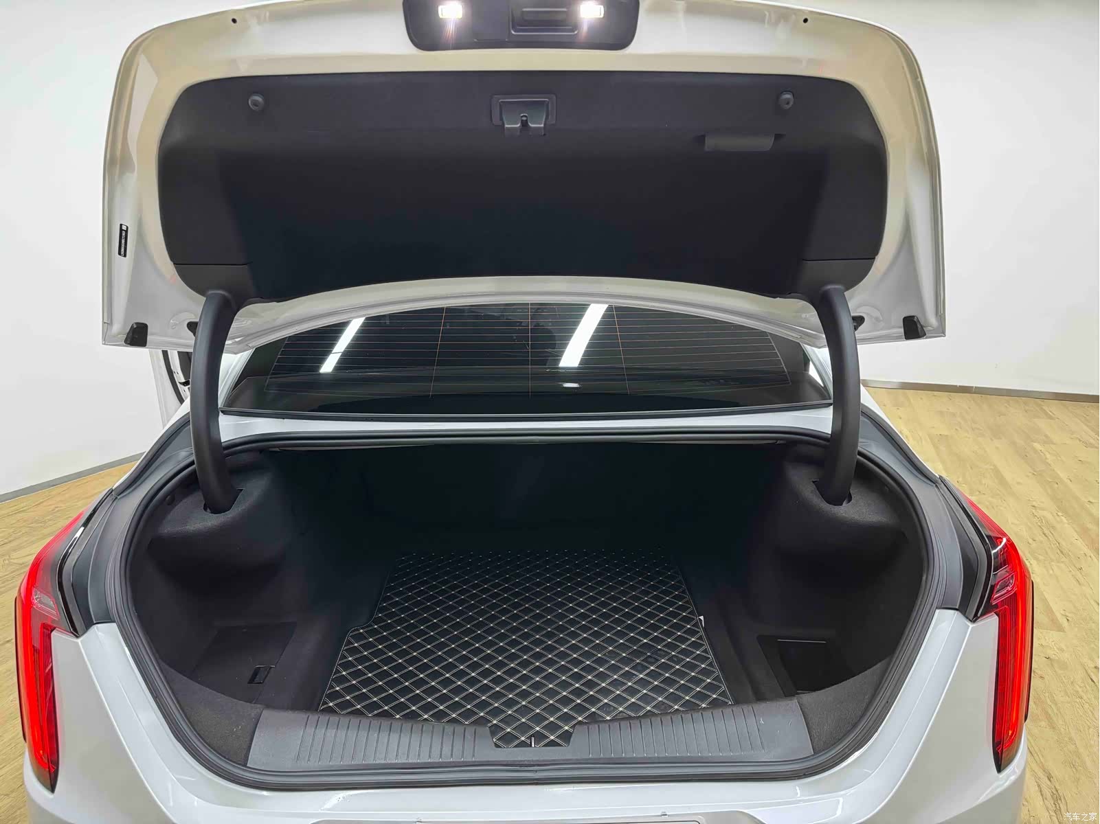 Cadillac CT4, 2023 29