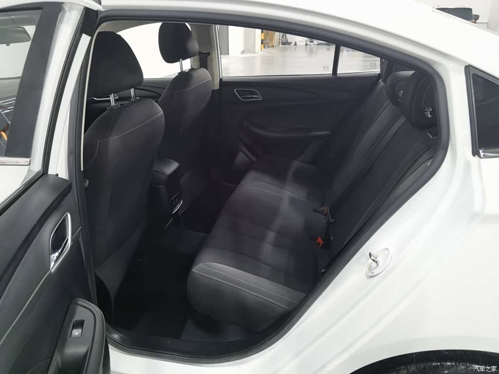 Roewe i5, 2019 15