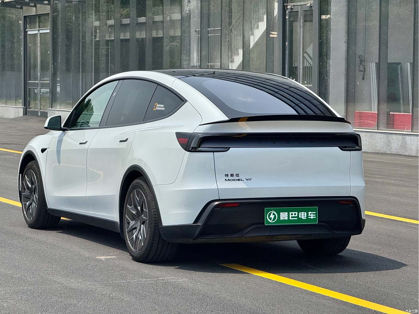 Tesla Model Y, 2025 8