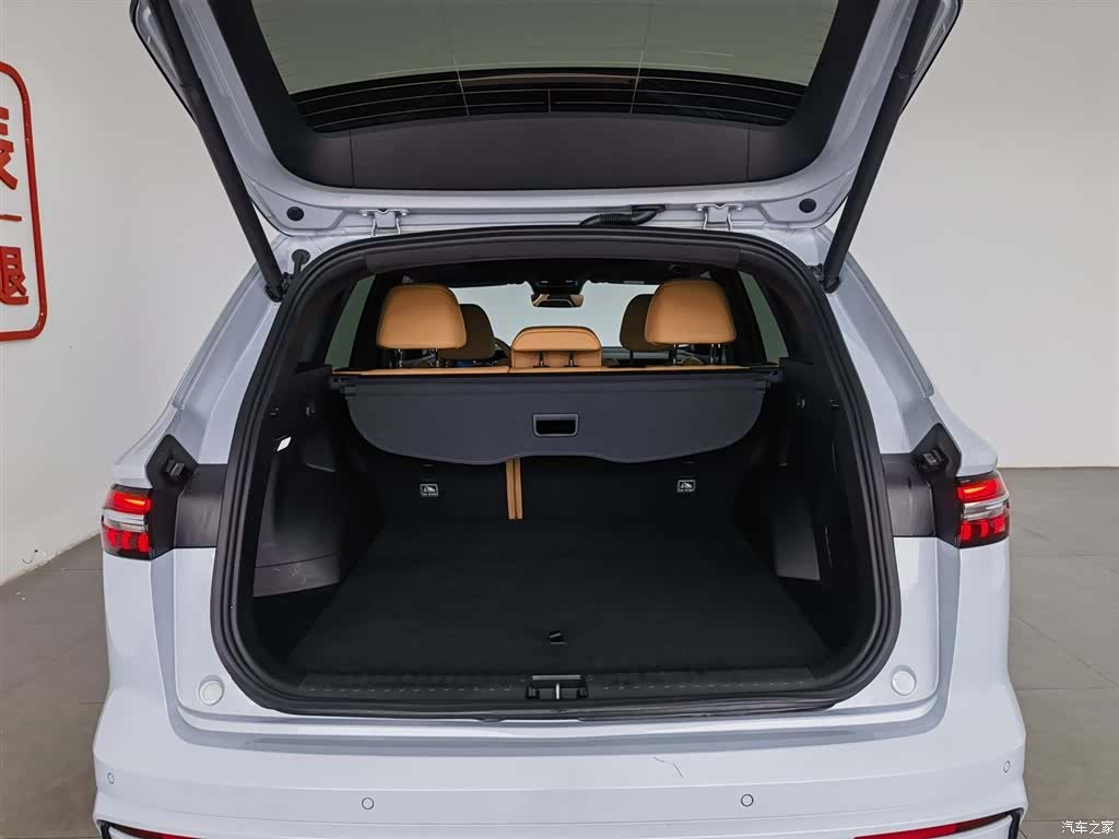 Geely Xingyue L, 2023 16