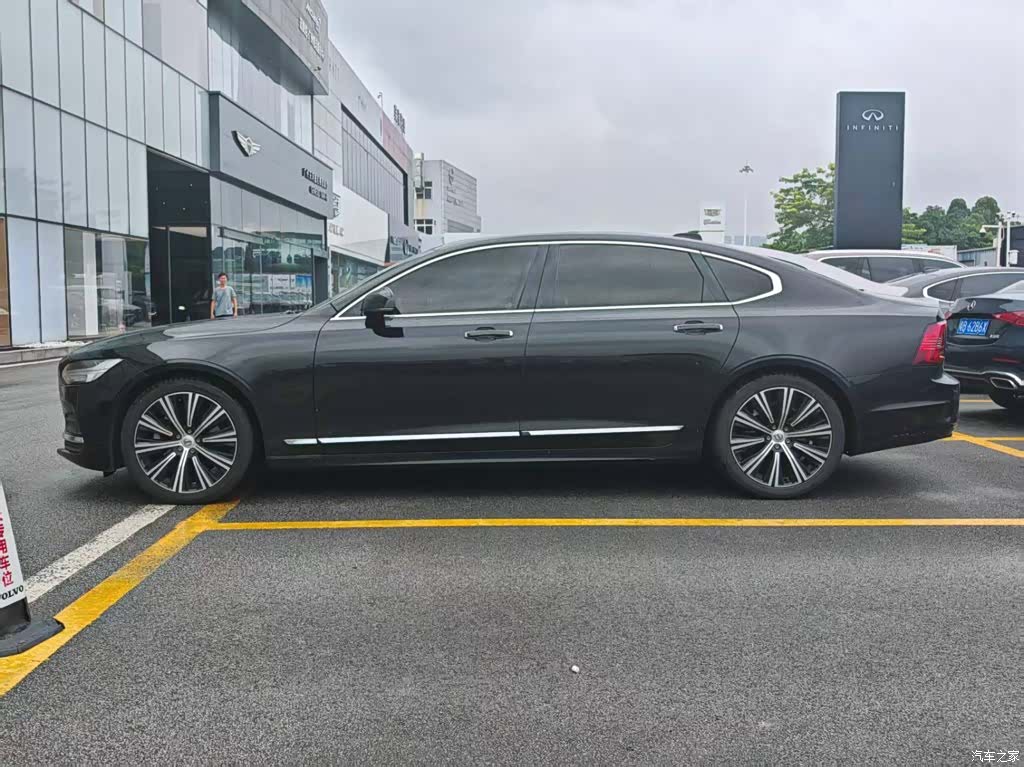 Volvo S90, 2023 все фото