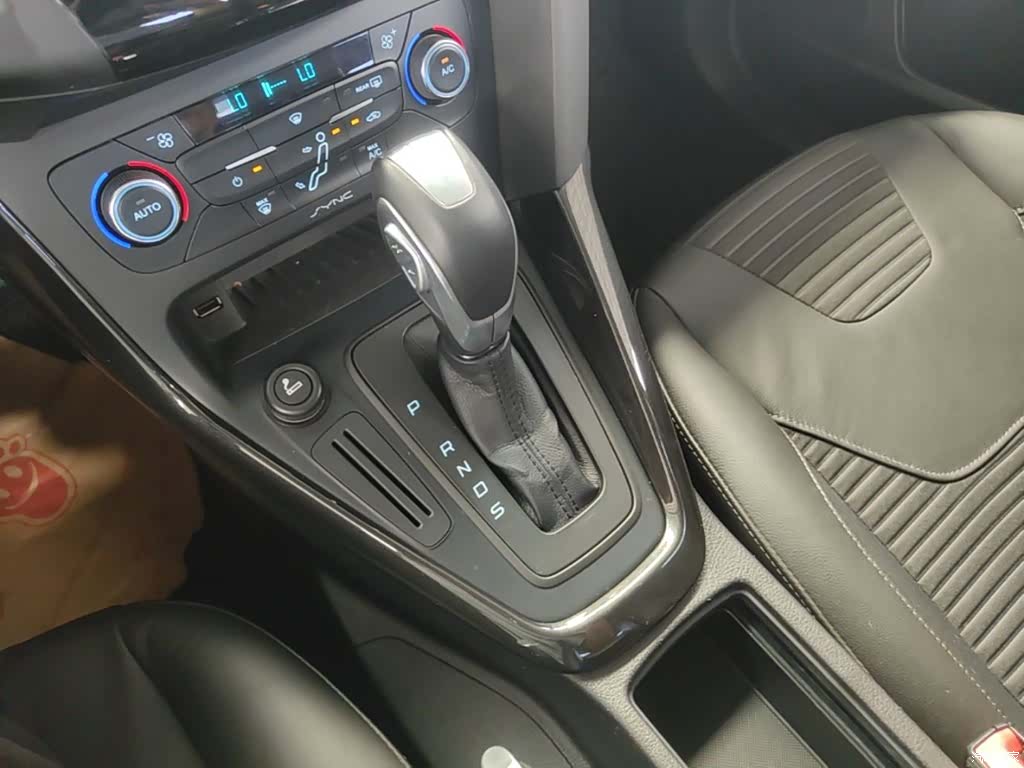 Ford Focus, 2015 14