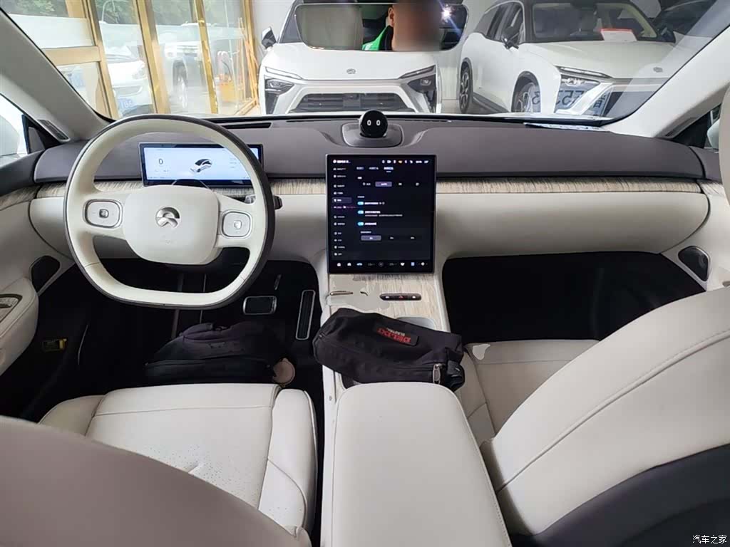 NIO ET7, 2023 10