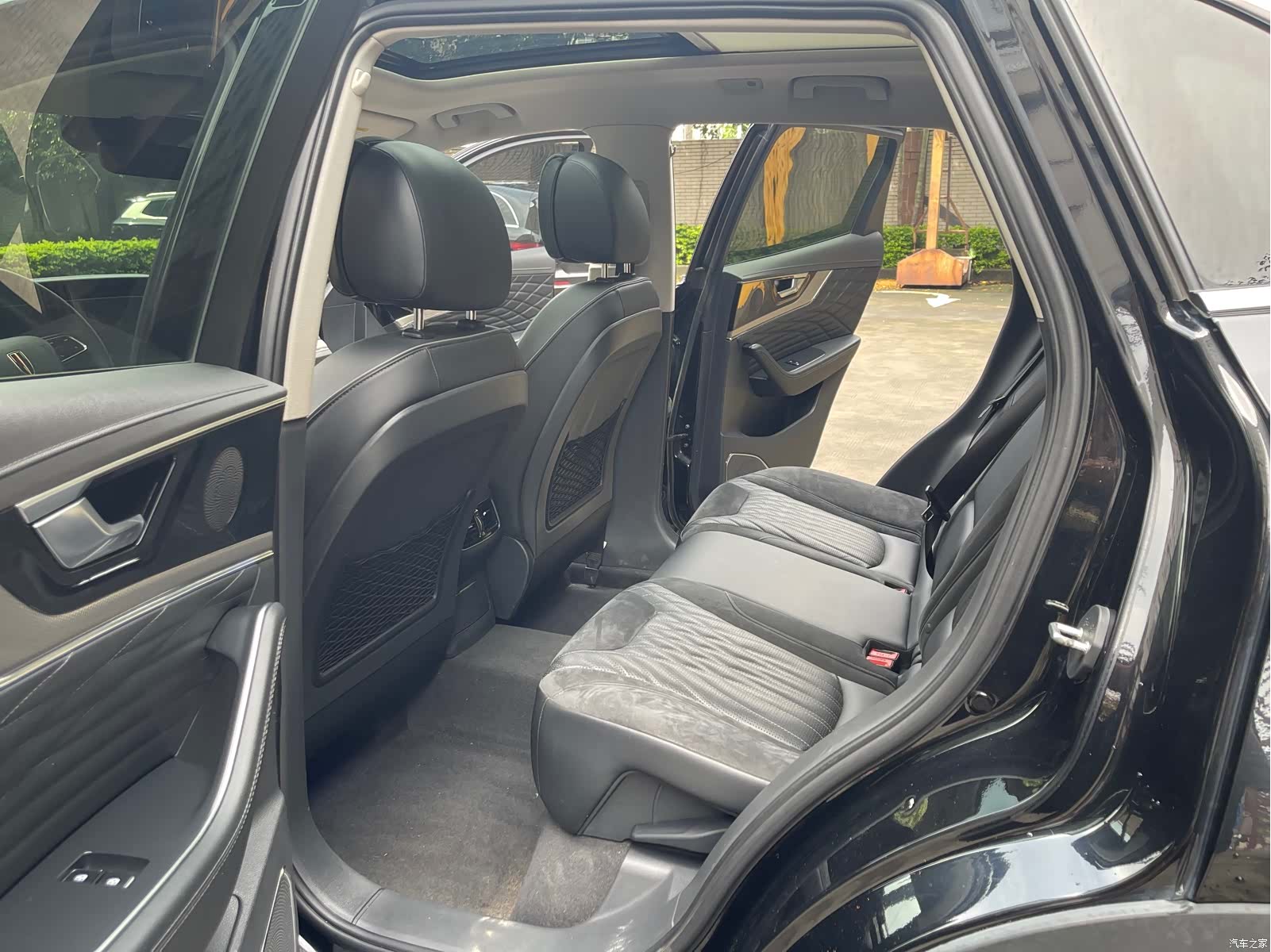 Hongqi HS5, 2021 10