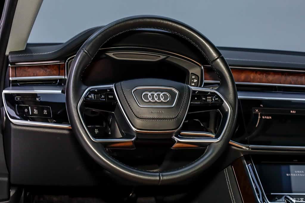 Audi A8L, 2022 20