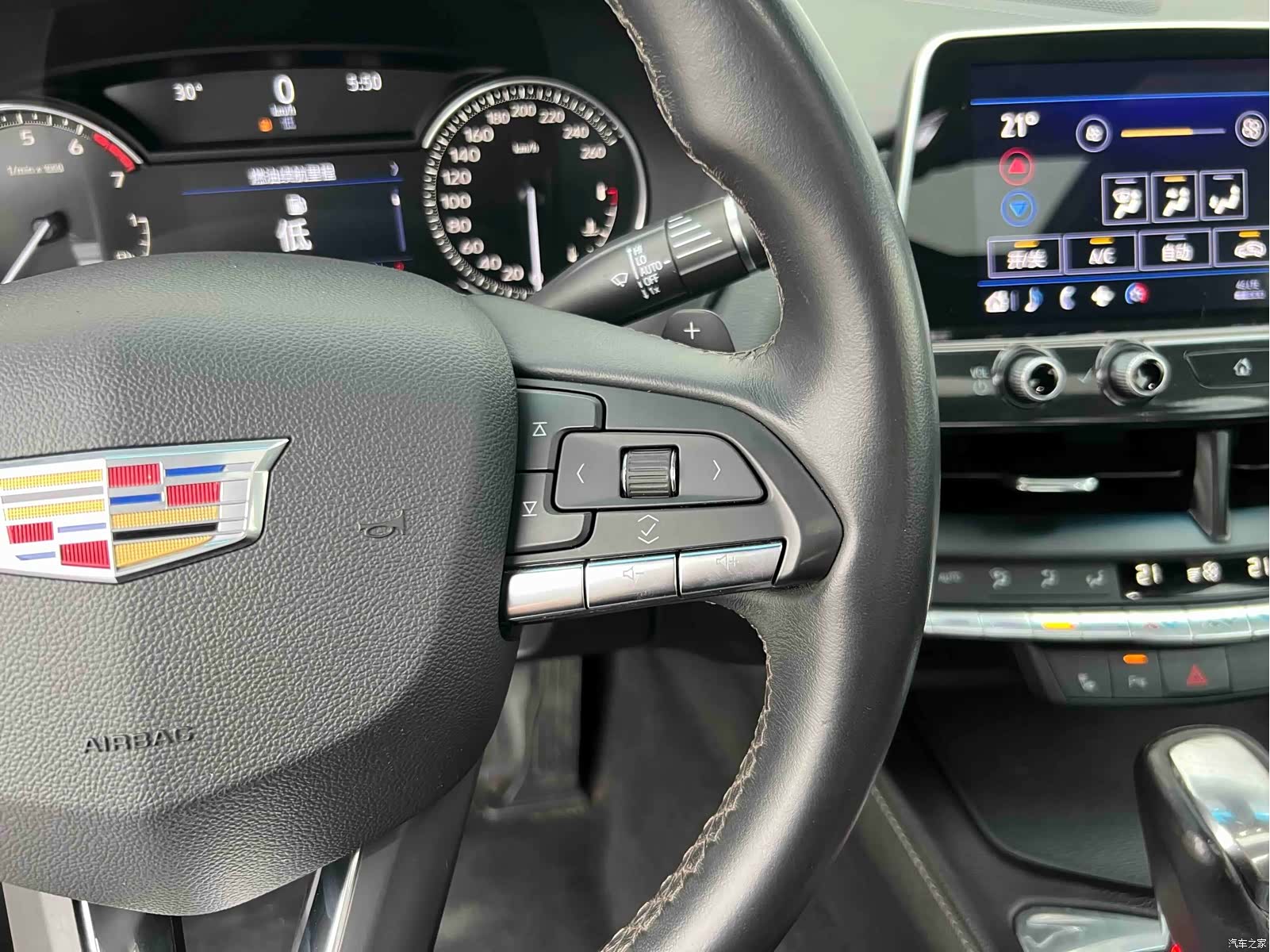 Cadillac CT4, 2023 21