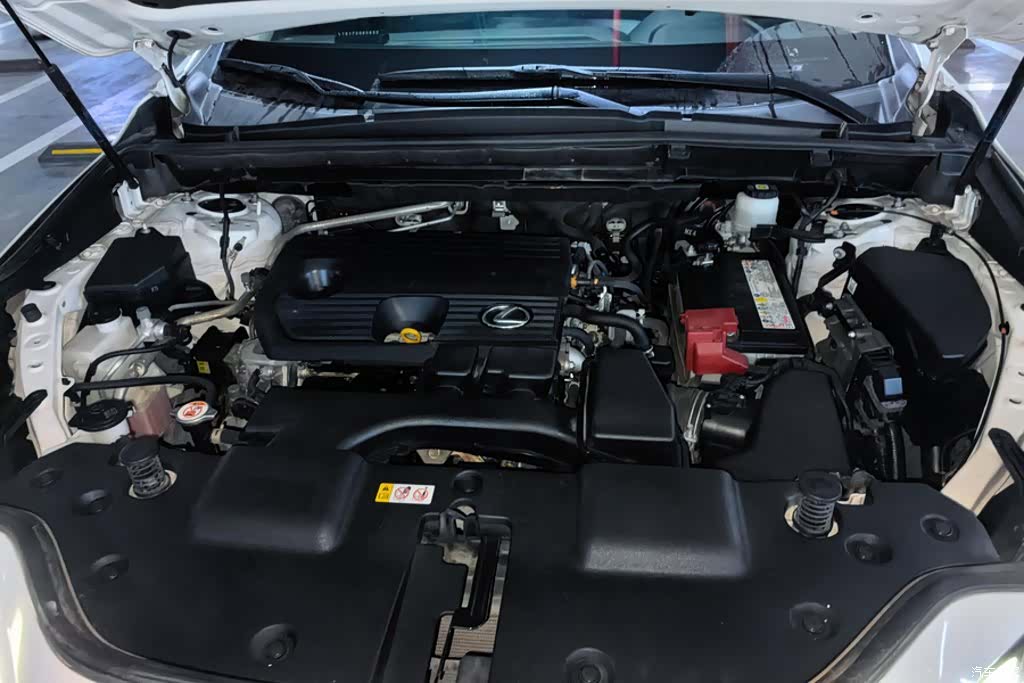 Lexus NX, 2022 10