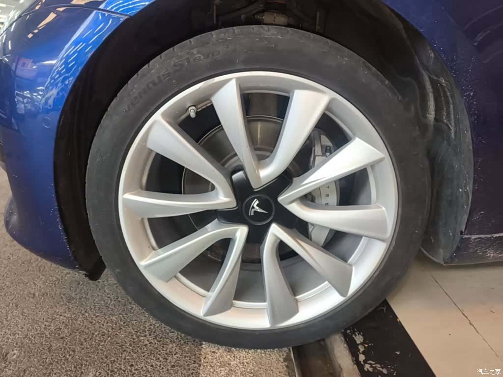 Tesla Model 3, 2020 23