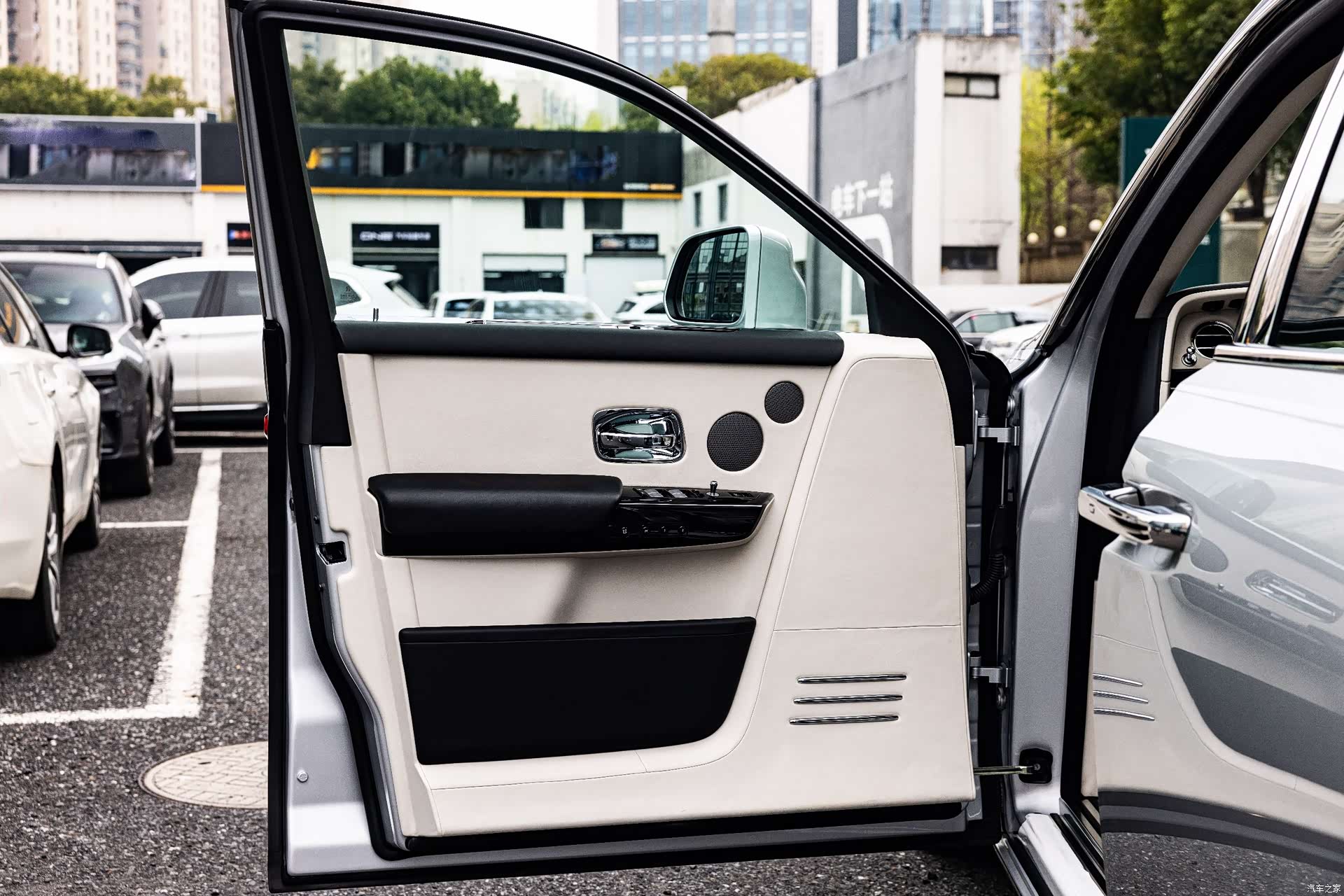 Rolls-Royce Phantom, 2018 все фото