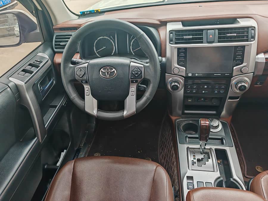 Toyota 4Runner 2022, фото 11