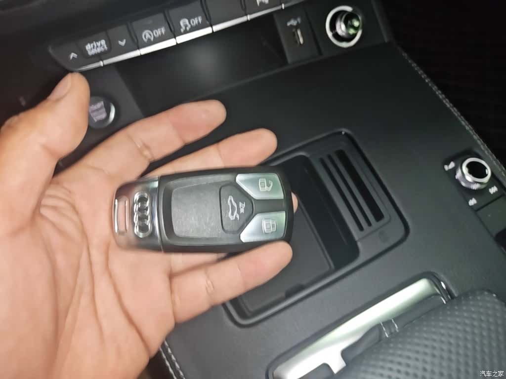 Audi Q5L, 2024 9