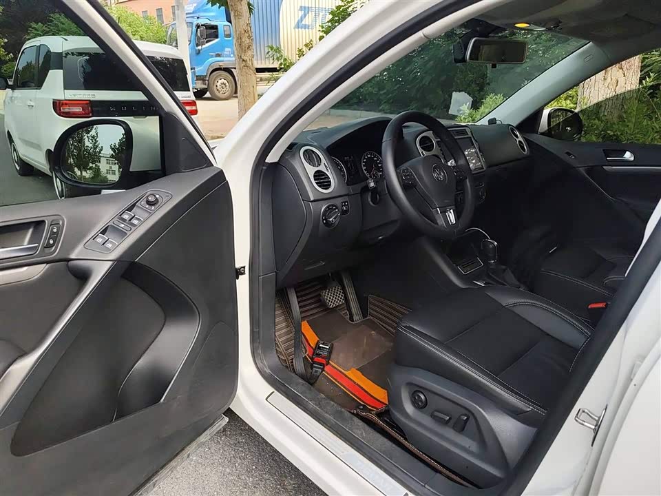 Volkswagen Tiguan Volkswagen Tiguan