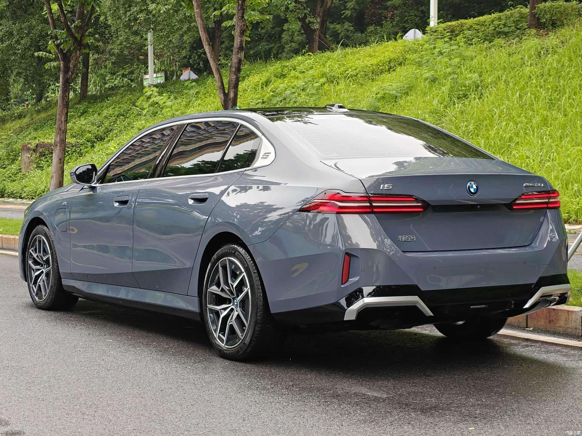BMW i5, 2024 4