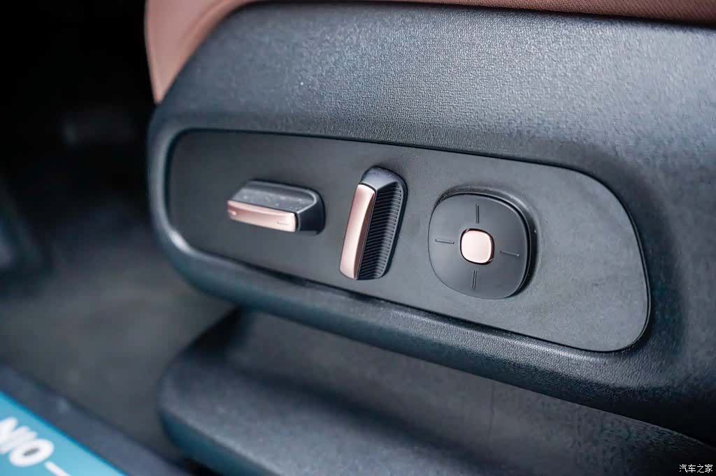 NIO EC6, 2024 13