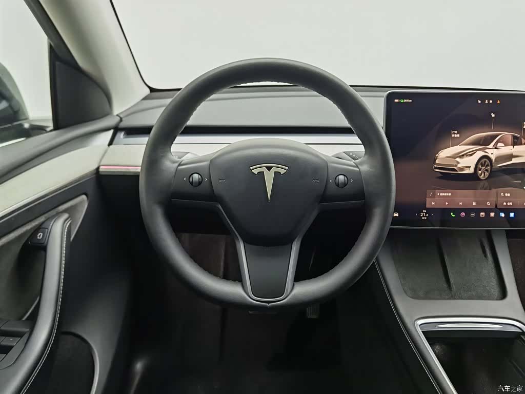 Tesla Model Y, 2024 11