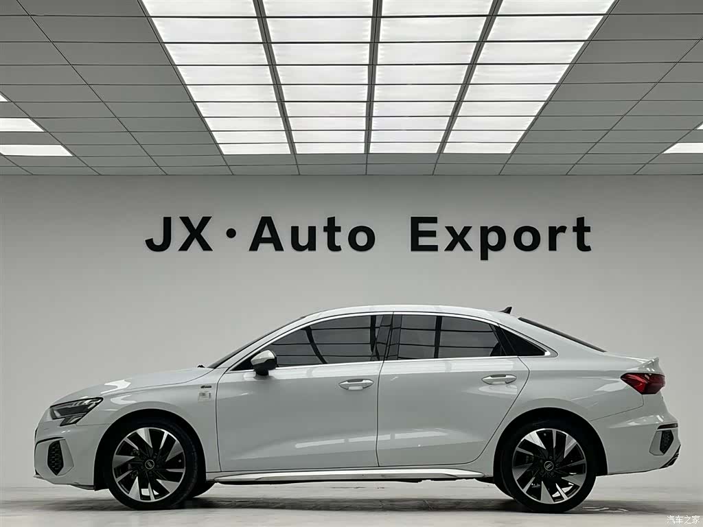 Audi A3, 2023 все фото