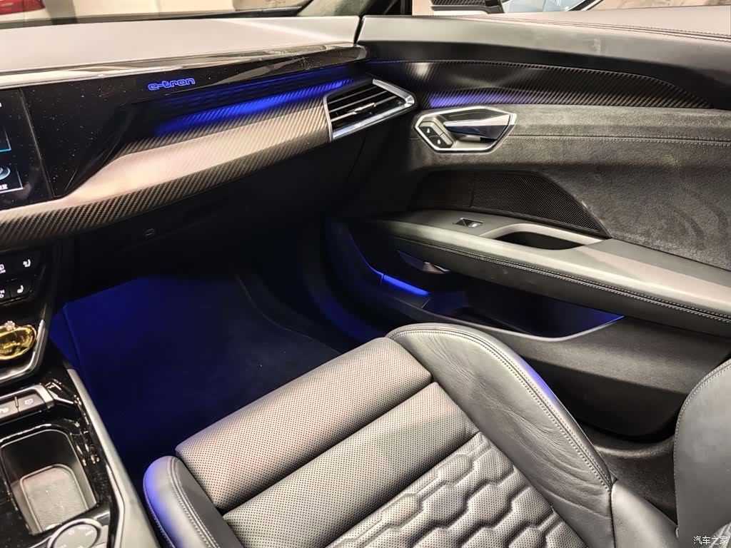Audi e-tron, 2022 17