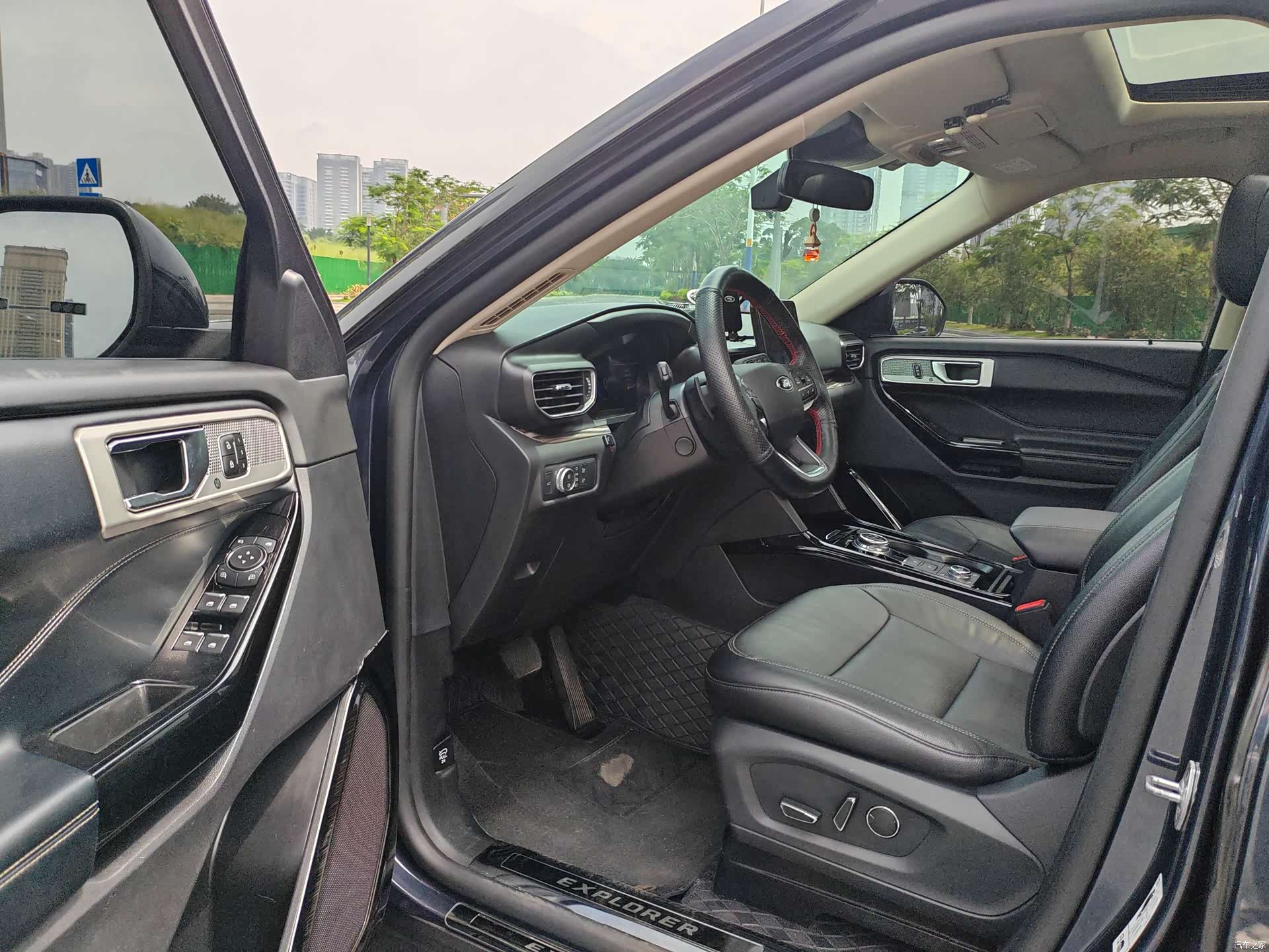 Ford Explorer, 2022 4