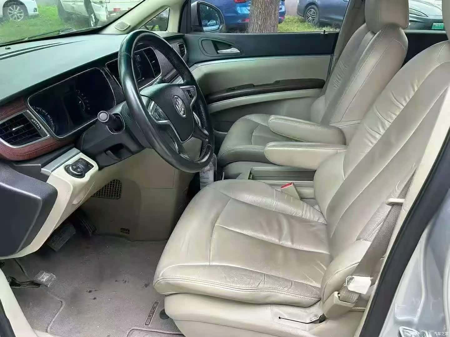 Buick GL8, 2017 3