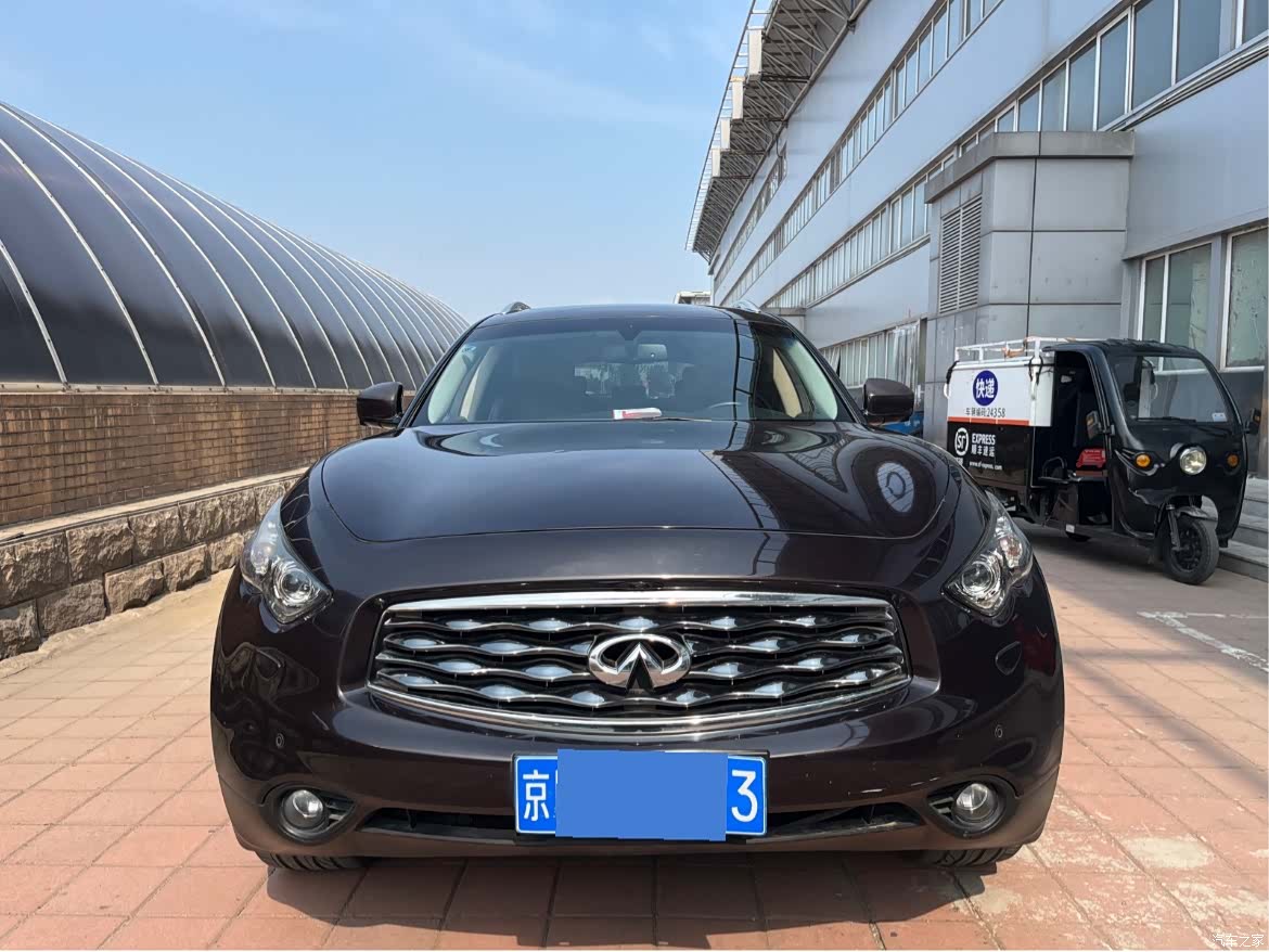 Infiniti FX35, 2012 2