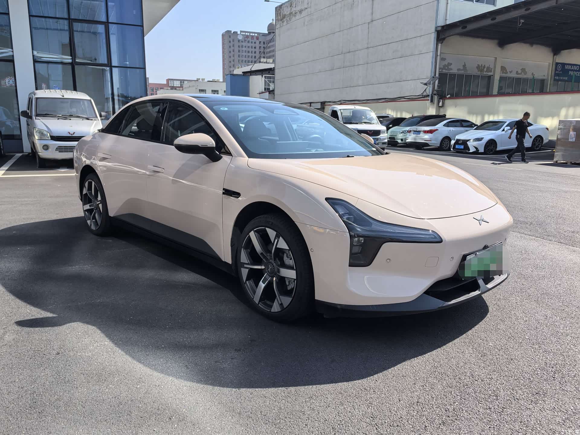 Xpeng Mona M03, 2025 3