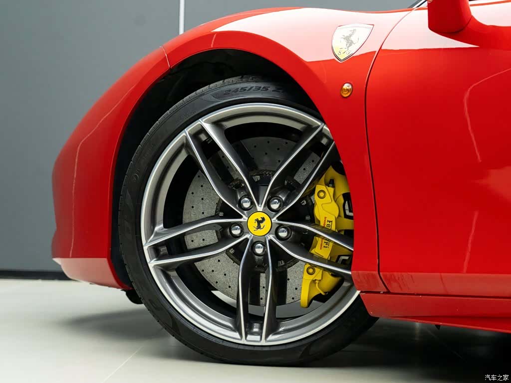 Ferrari 488, 2018 7