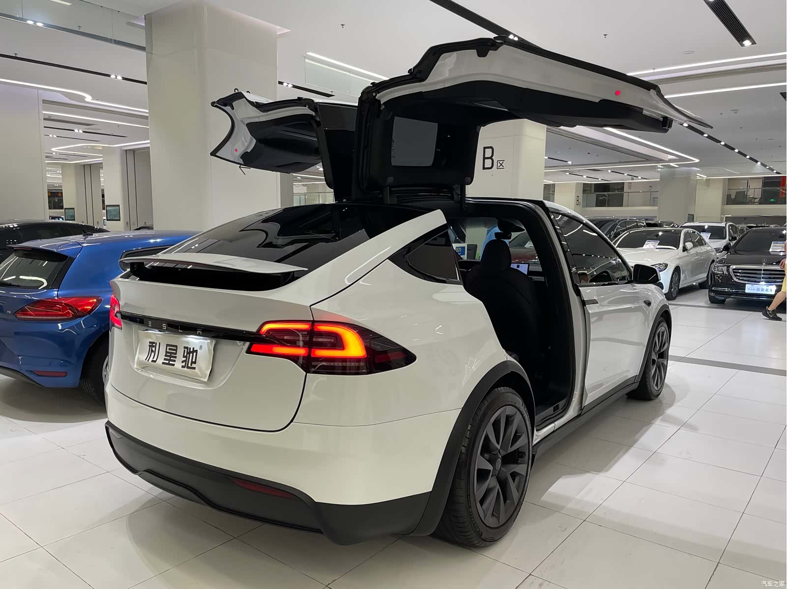 Tesla Model X, 2023 3