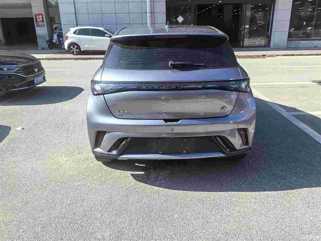 BYD Dolphin, 2023 все фото
